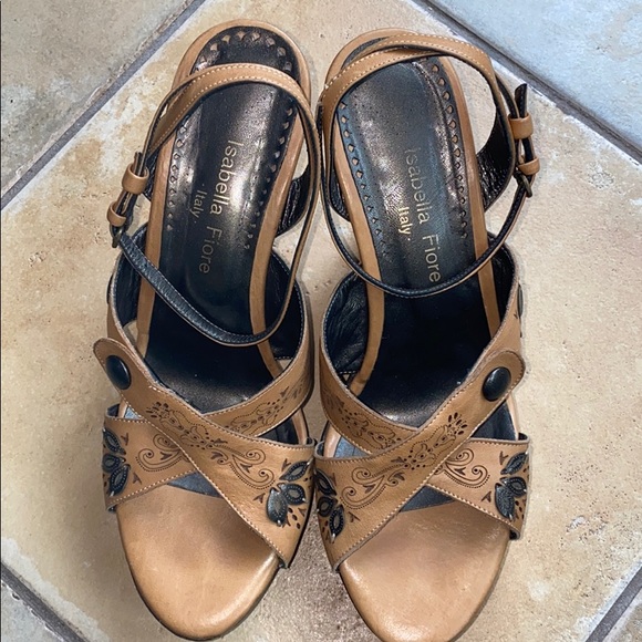 Isabella Fiore Vintage Wood Wedge Heel - Picture 4 of 16